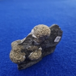 Pyritkugelstufe mit 3Kugeln und 3 Sonnen